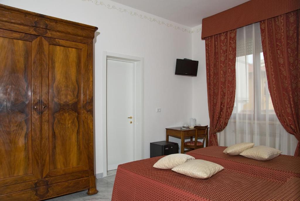Lady Rose Bed & Breakfast Pisa Room photo