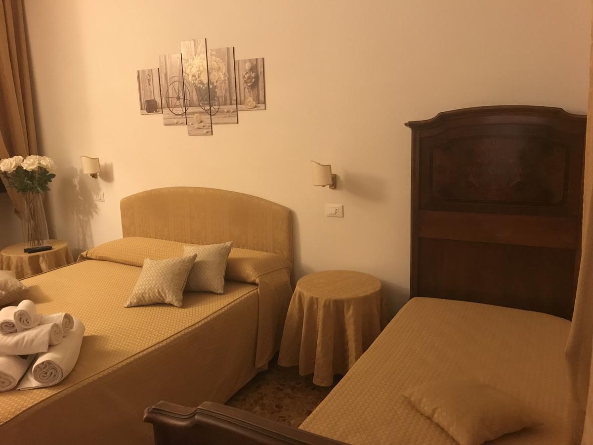 Lady Rose Bed & Breakfast Pisa Exterior photo